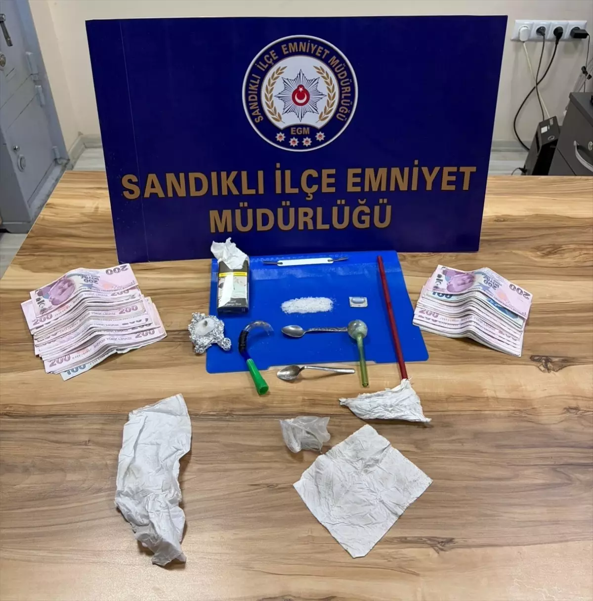Afyonkarahisar'da uyuşturucu operasyonunda 3 şüpheli yakalandı