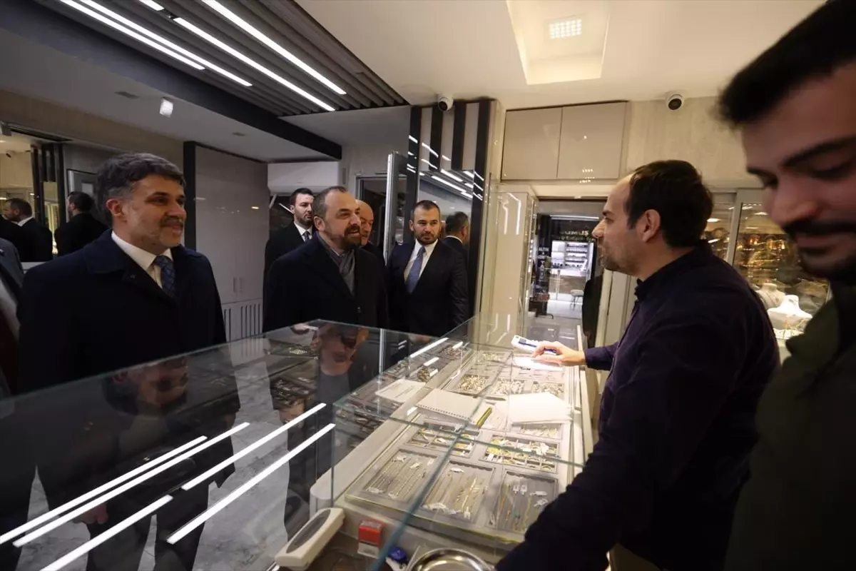 AK Parti Genel Başkan Yardımcısı Acar, Erzincan'da gençlerle buluştu