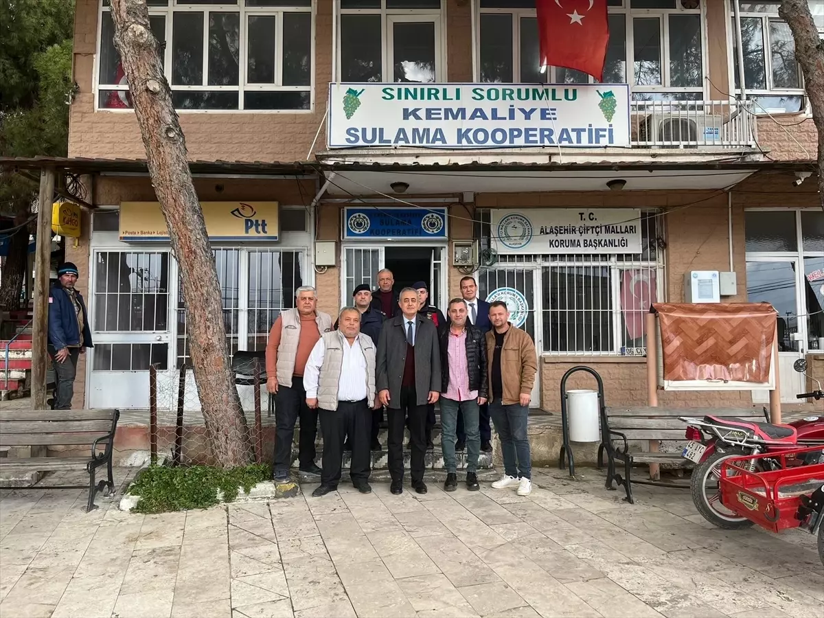 Alaşehir Kaymakamı Güngör, mahalle ziyaretlerini sürdürüyor