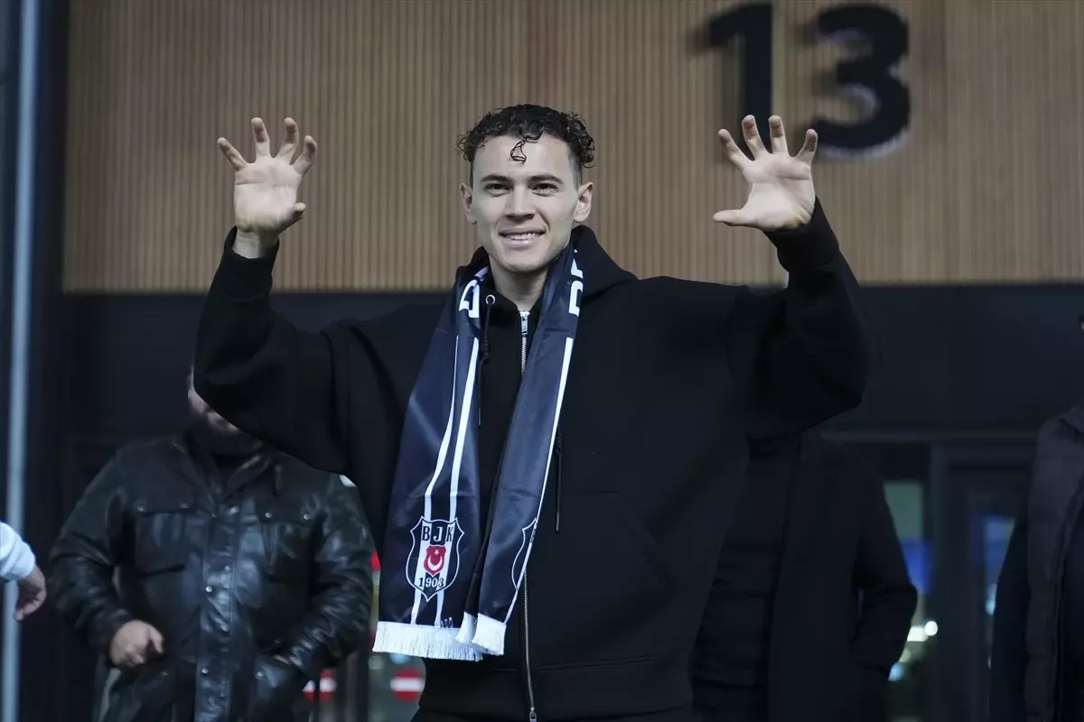 Arnavut futbolcu Kristjan Asllani, Beşiktaş için İstanbul'da