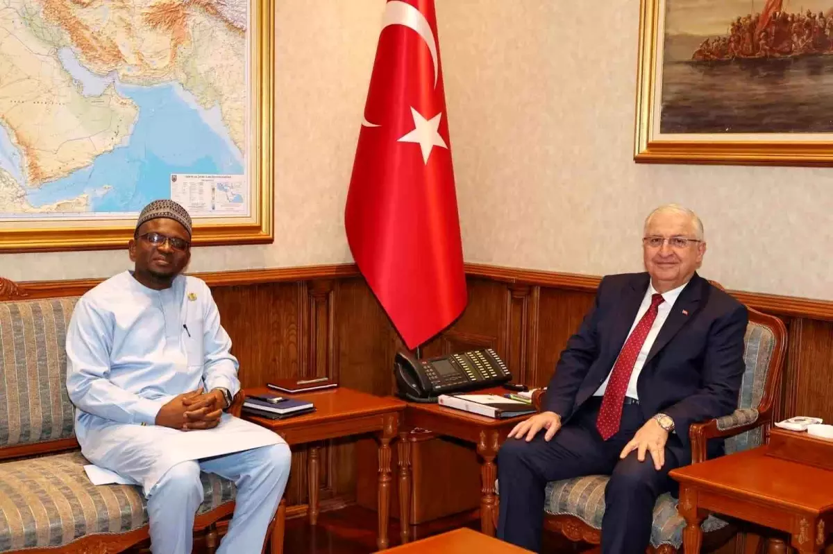 Bakan Güler, Gana'nın Ankara Büyükelçisi Nasiru-Deen'i kabul etti