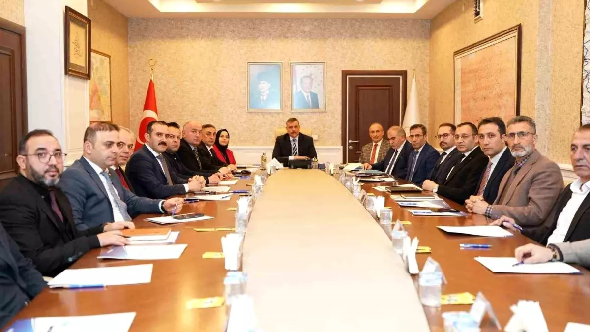 Başkan Özakalın, il istihdam ve mesleki eğitim kurulu toplantısına katıldı