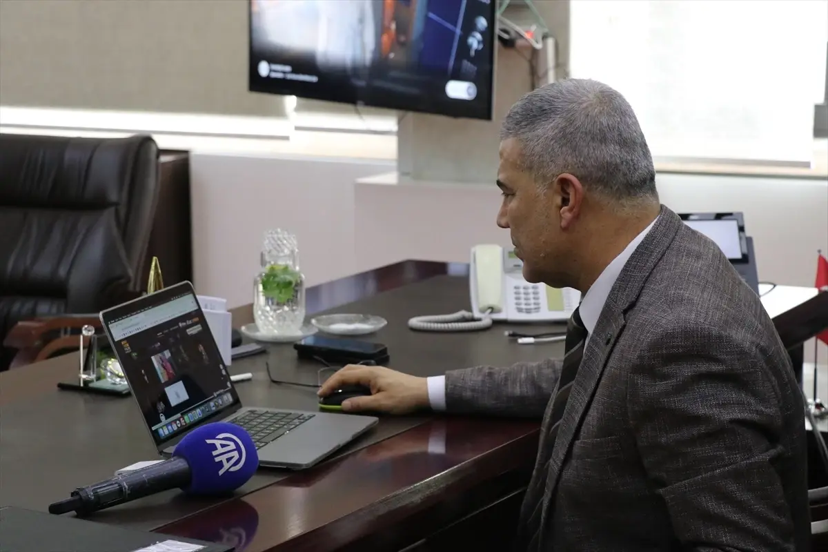 Burdur İl Emniyet Müdürü Kurt, AA'nın "Yılın Kareleri" oylamasına katıldı