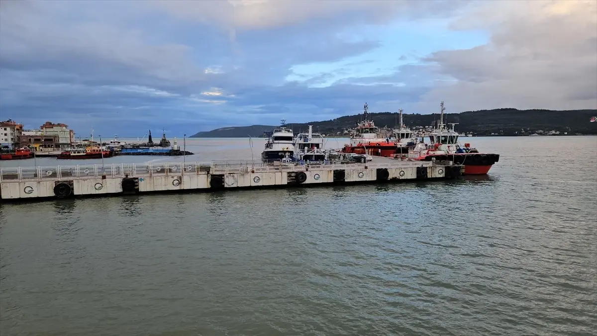 Çanakkale'de sağanak sonrası denizin rengi değişti