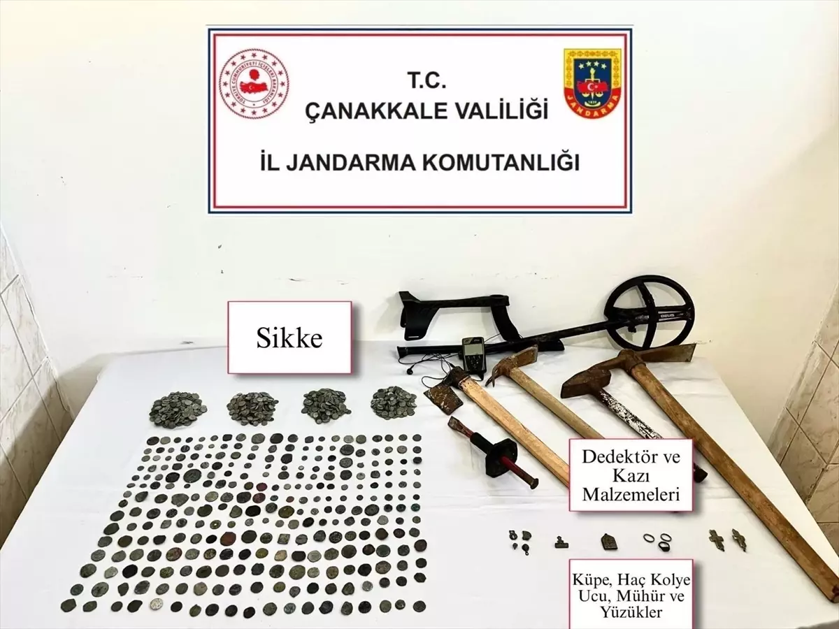 Çanakkale'de tarihi eser olduğu değerlendirilen malzemeler ele geçirildi