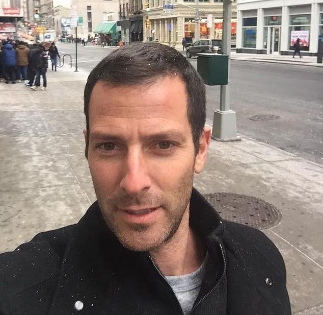 Аморальное предложение от генерального директора сотруднику: возьми 3 миллиона и оставь мужа