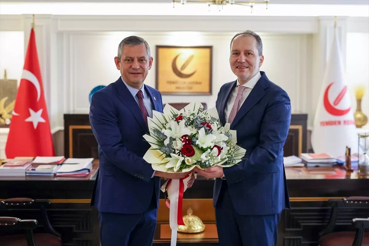 CHP Genel Başkanı Özel, Yeniden Refah Partisi Genel Başkanı Erbakan'ı ziyaret etti