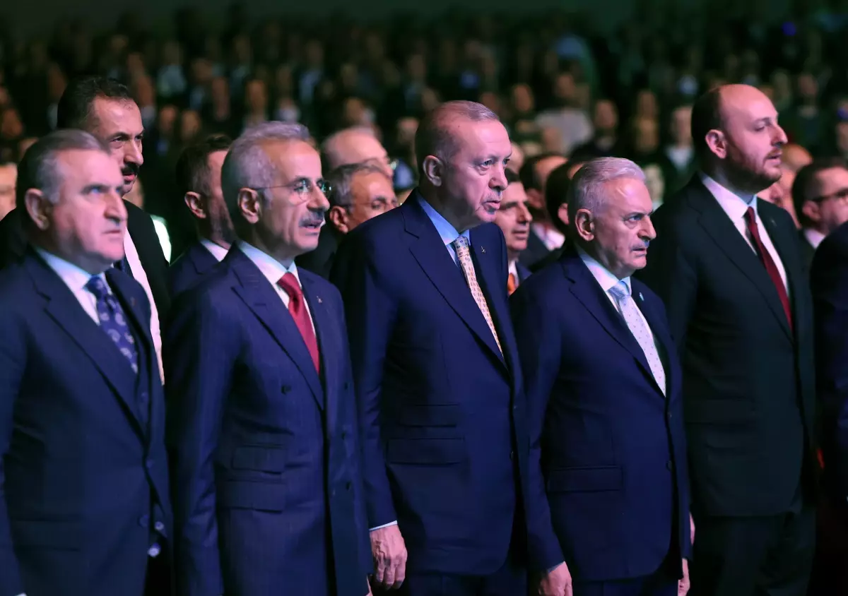 Cumhurbaşkanı Erdoğan: Bölünmüş yollarımızın, 30 bininci kilometresini hizmete almak üzere bir aradayız