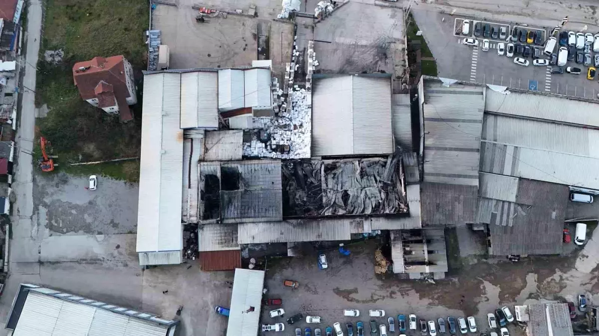 Düzce'de strafor fabrikasında hasarın boyutu ortaya çıktı