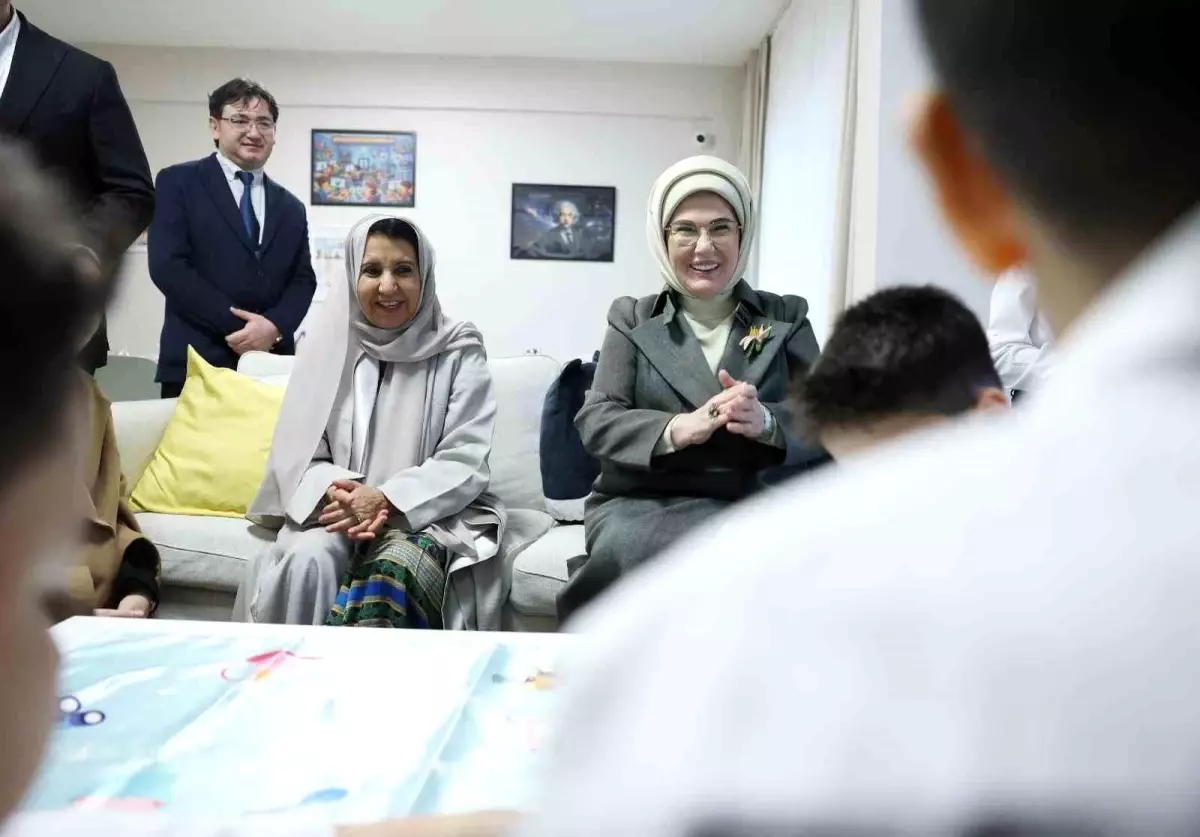 Emine Erdoğan: "Gazze'de iki senede 54 bine yakın çocuk yetim kaldı"