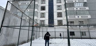 Erzurum'da cam silerken 3. kattan düşen kadın öldü