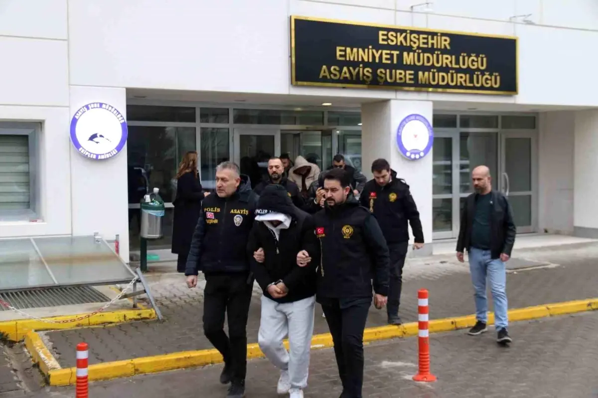 Eskişehir'daki fuhuş operasyonunda 8 tutuklama