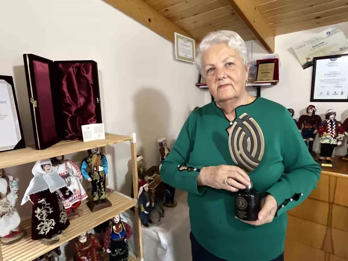 Folklorik kitre bebek sanatıyla Türkiye'nin 'hazinesi' oldu