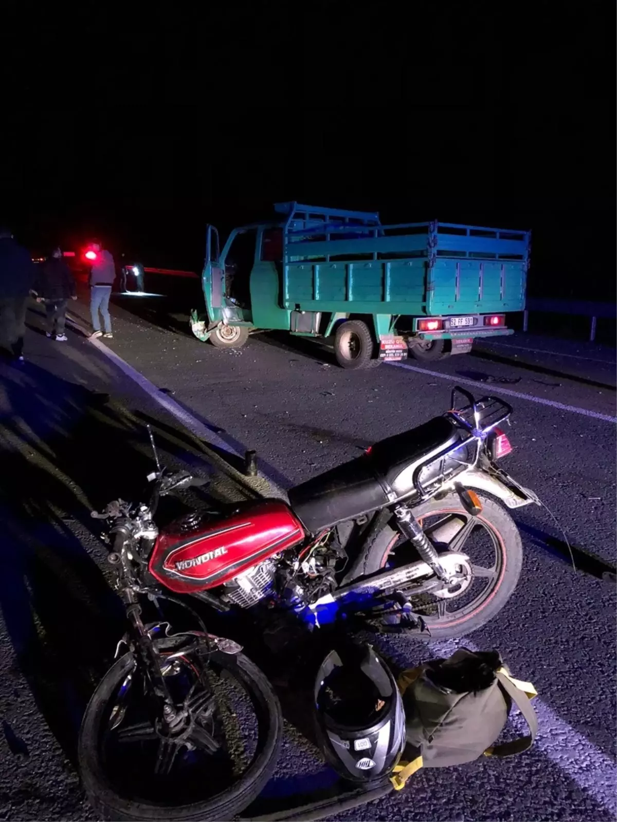 Giresun'da motosikletle kamyonetin çarpıştığı kazada 2 kişi öldü