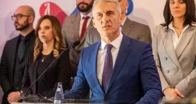 Karadağ Cumhurbaşkanı danışmanı yasak aşk olayı nedir? Karadağ Cumhurbaşkanı Danışmanı Dejan Vuksic ile Mirjana Pajkoviç sevgili mi? Karadağ Cumhurbaşkanı danışmanı yasak aşk olayı nedir? Karadağ Cumhurbaşkanı Danışmanı Dejan Vuksic ile Mirjana Pajkoviç sevgili mi?