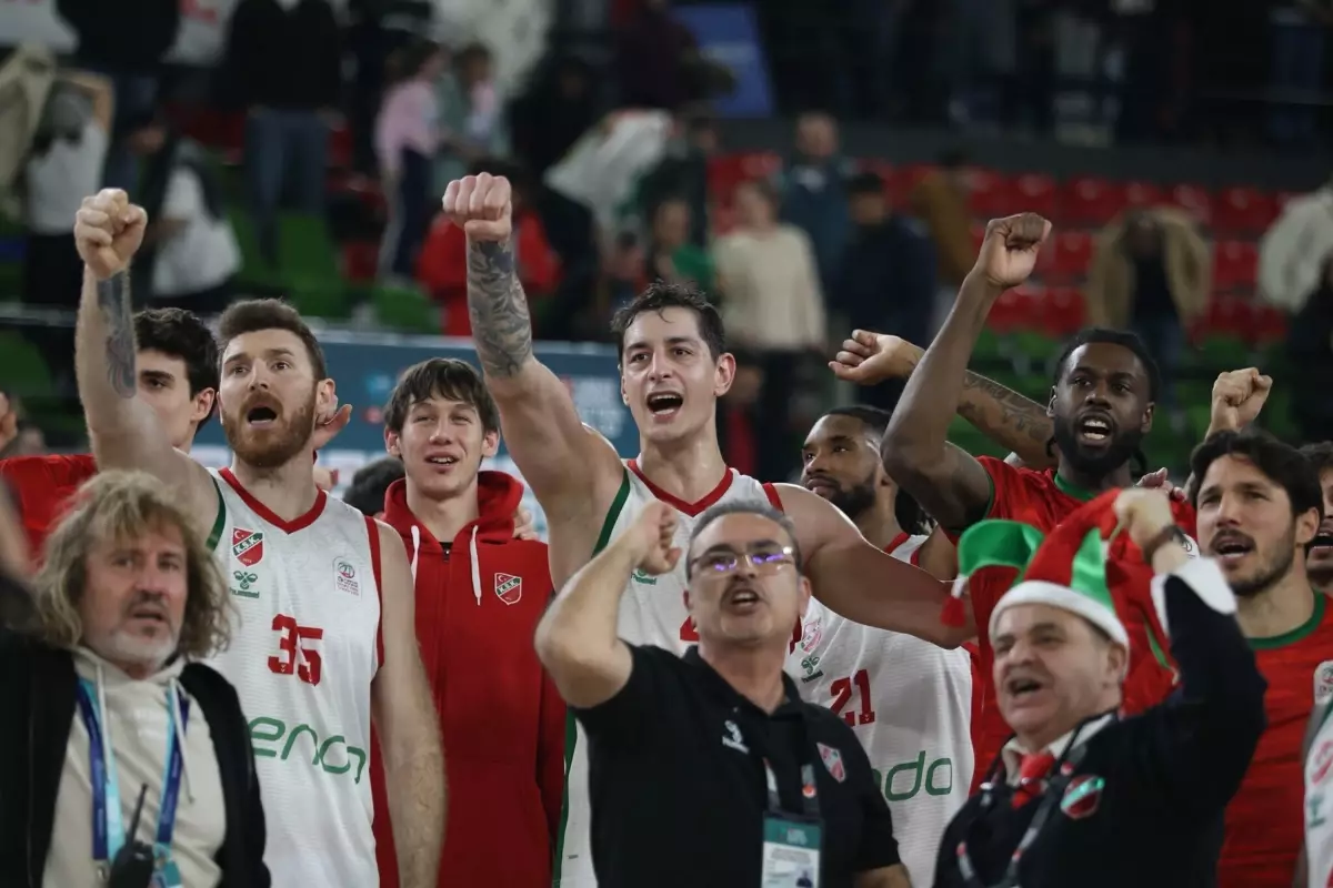 Karşıyaka'da potada Fenerbahçe'yi ağırlıyor