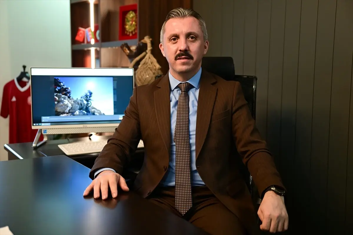 Kemer Kaymakamı Ahmet Solmaz, AA'nın 'Yılın Kareleri' oylamasına katıldı