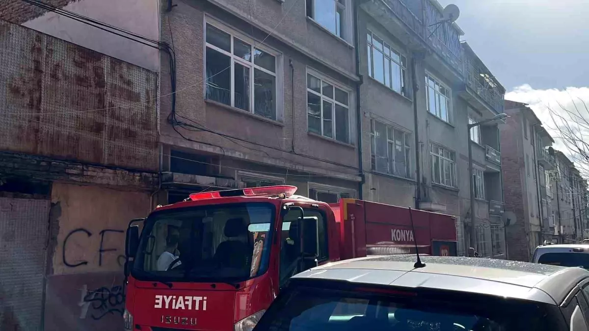 Konya'da apartmanda yangın paniği
