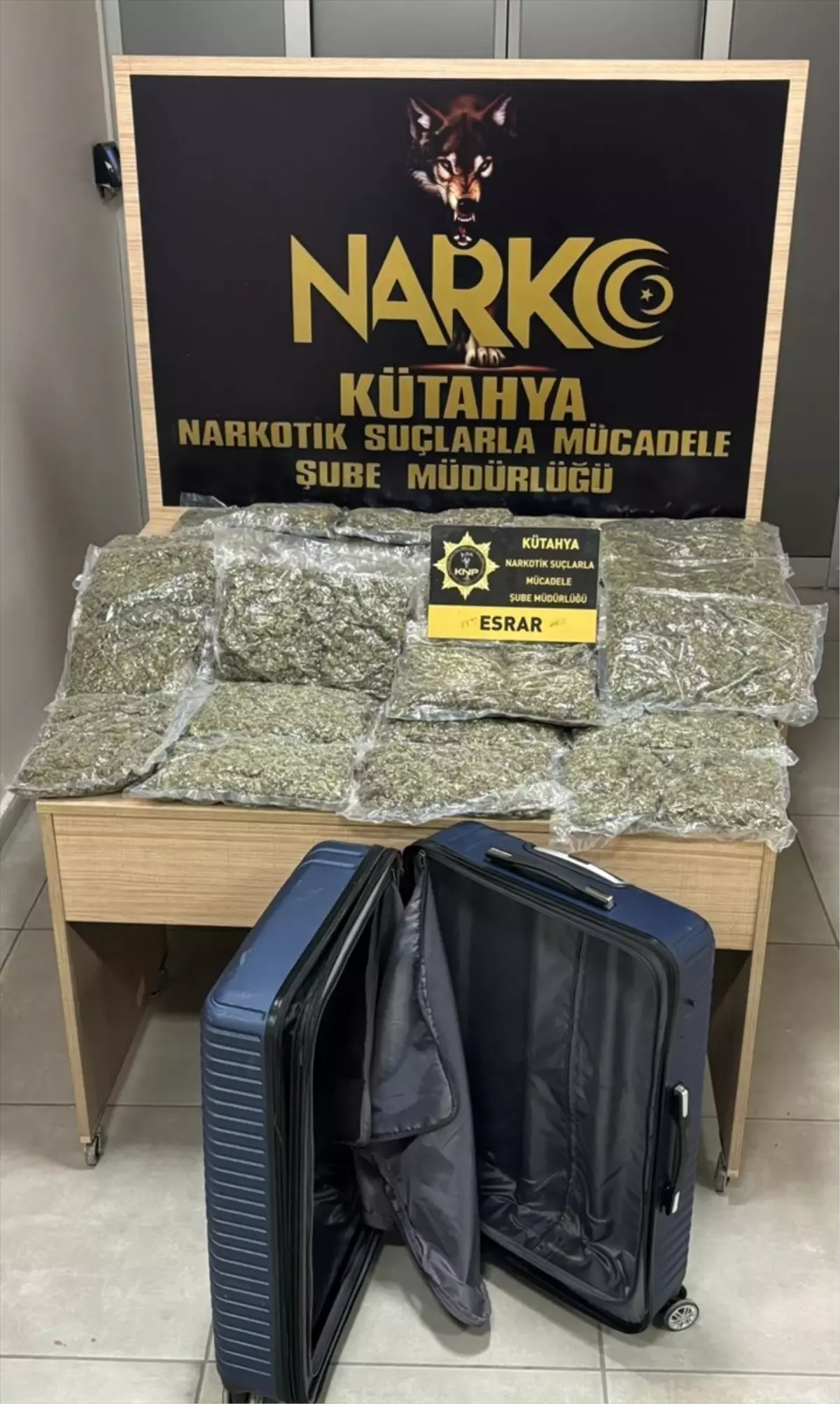 Kütahya'daki uyuşturucu operasyonunda 4 zanlı tutuklandı