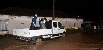 Manisa'da sağanak hayatı olumsuz etkiledi