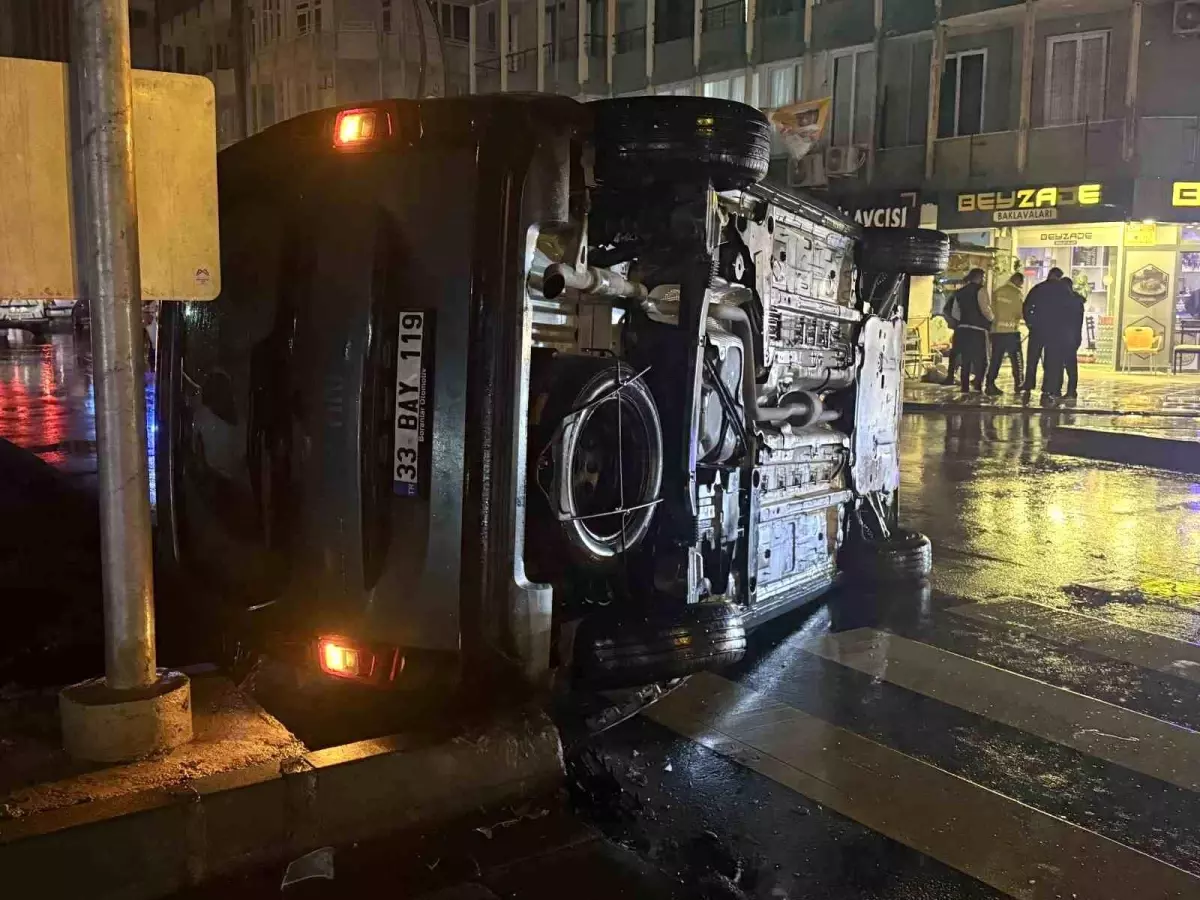 Mersin'de trafik kazası : 2 yaralı