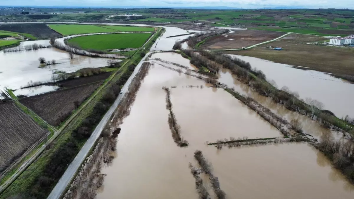 Edirne'de Kuvvetli Yağış: Tunca Nehri Kritik Seviyede