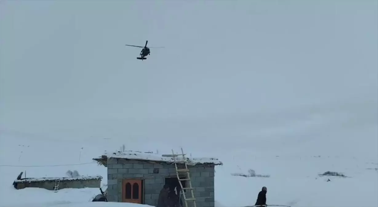 Şırnak'ta rahatsızlanan 55 yaşındaki kadın jandarma helikopteriyle hastaneye ulaştırıldı