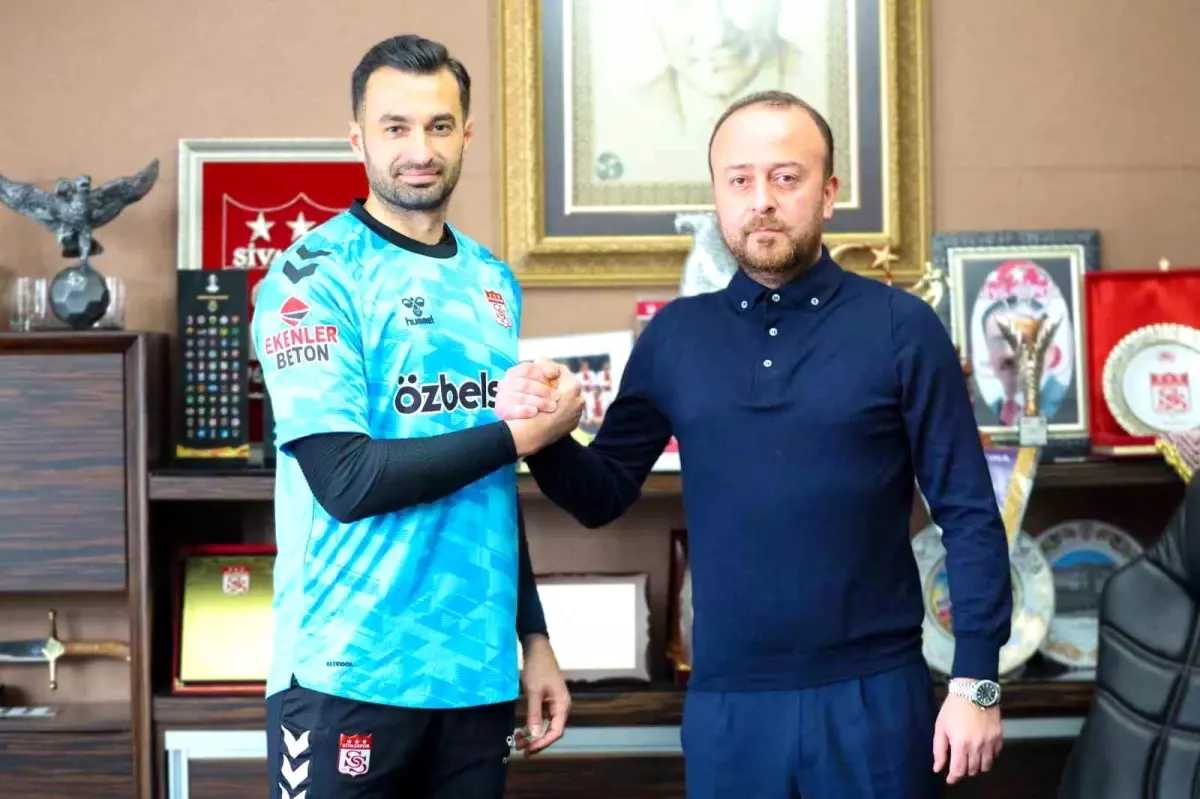 Sivasspor'da transfer yasağı kalktı, ilk imza Gökhan Akkan'dan