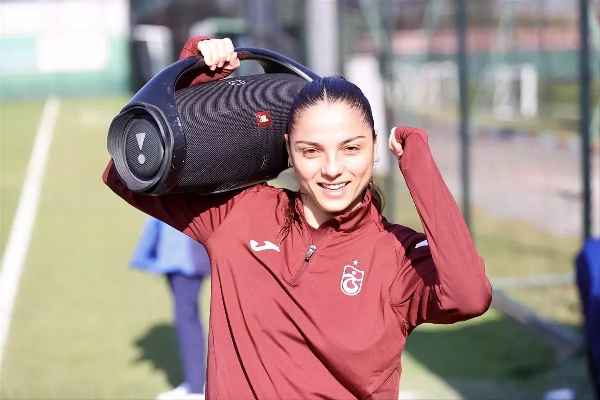 Trabzonspor kadın futbol takımı şampiyonluk hedefliyor