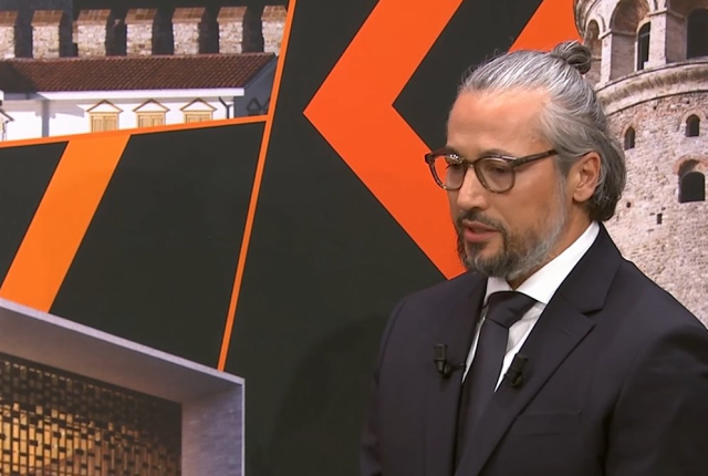 مفاجأة إلهان مانصız في دوري أوروبا! كل من رأى ذلك أدلى بنفس التعليق