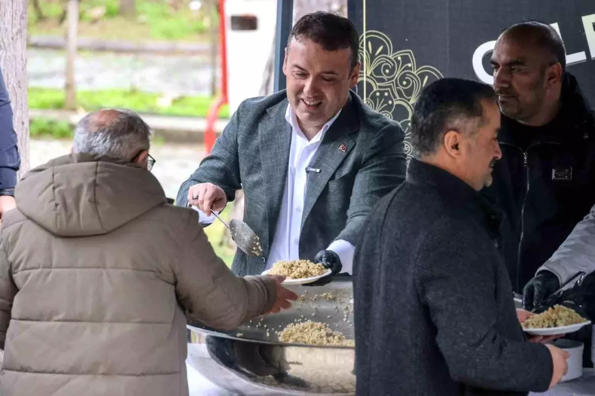 Vali Sözer Şeyh Edebali Türbesi'nde şifalı pilav ikramına katıldı