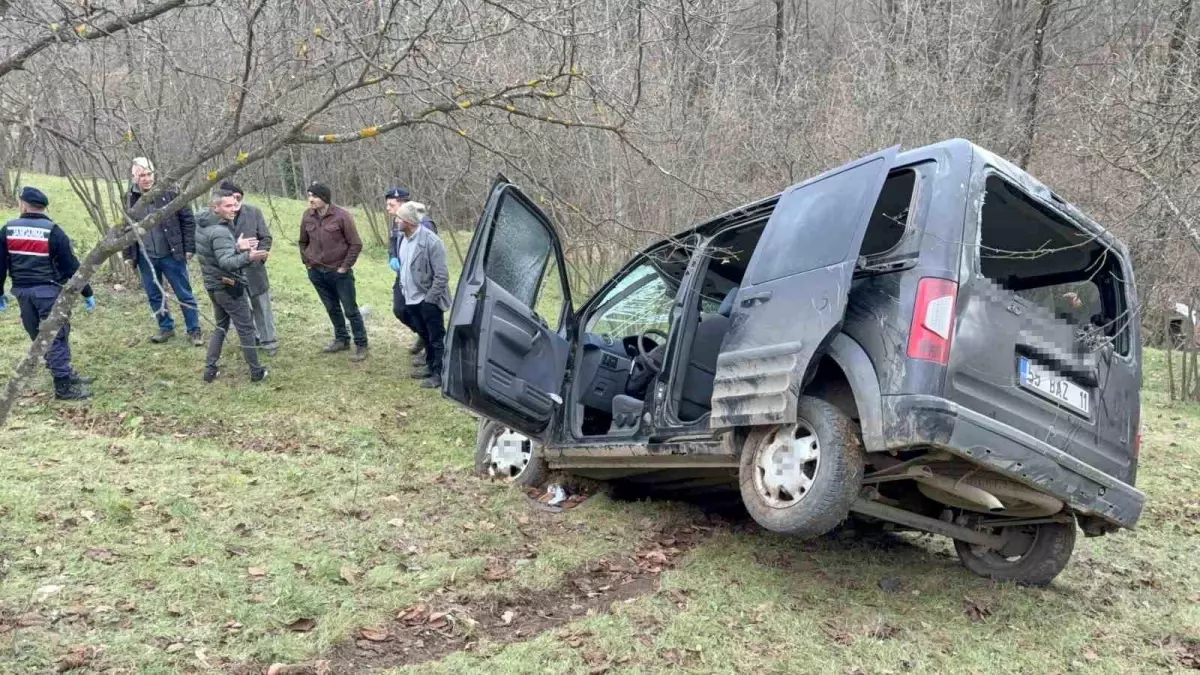 Yoldan çıkan araç 60 metrelik uçuruma yuvarlandı: 1 ölü, 2 yaralı