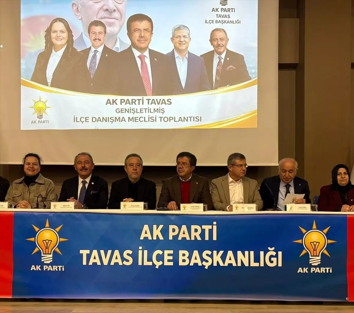 AK Parti Genel Başkan Yardımcısı Zeybekci, Denizli'de Genişletilmiş İlçe Danışma Toplantısı'nda konuştu Aç...