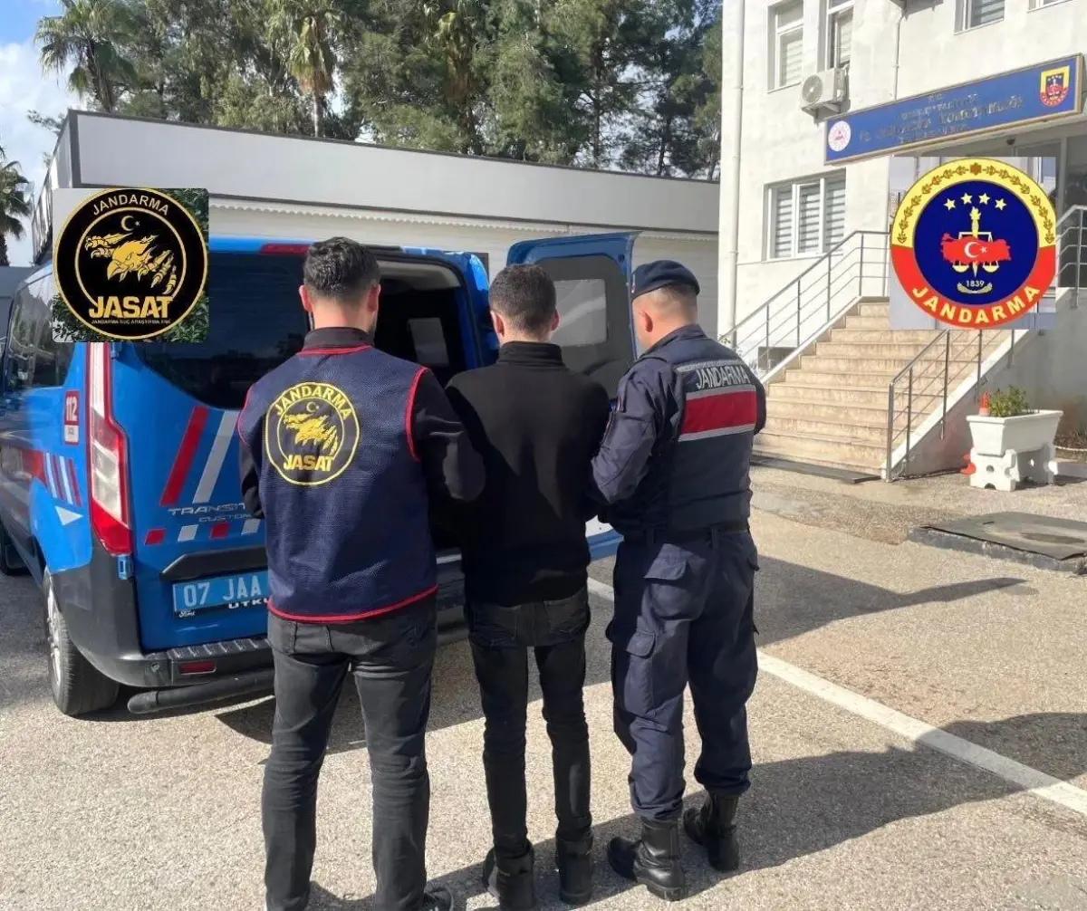 Antalya'da 25 yıl 15 gün kesinleşmiş hapis cezası bulunan firari yakalandı