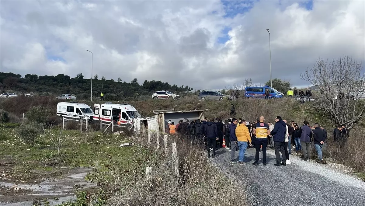 Aydın'da şarampole devrilen kamyondaki 1 kişi öldü, 2 kişi yaralandı