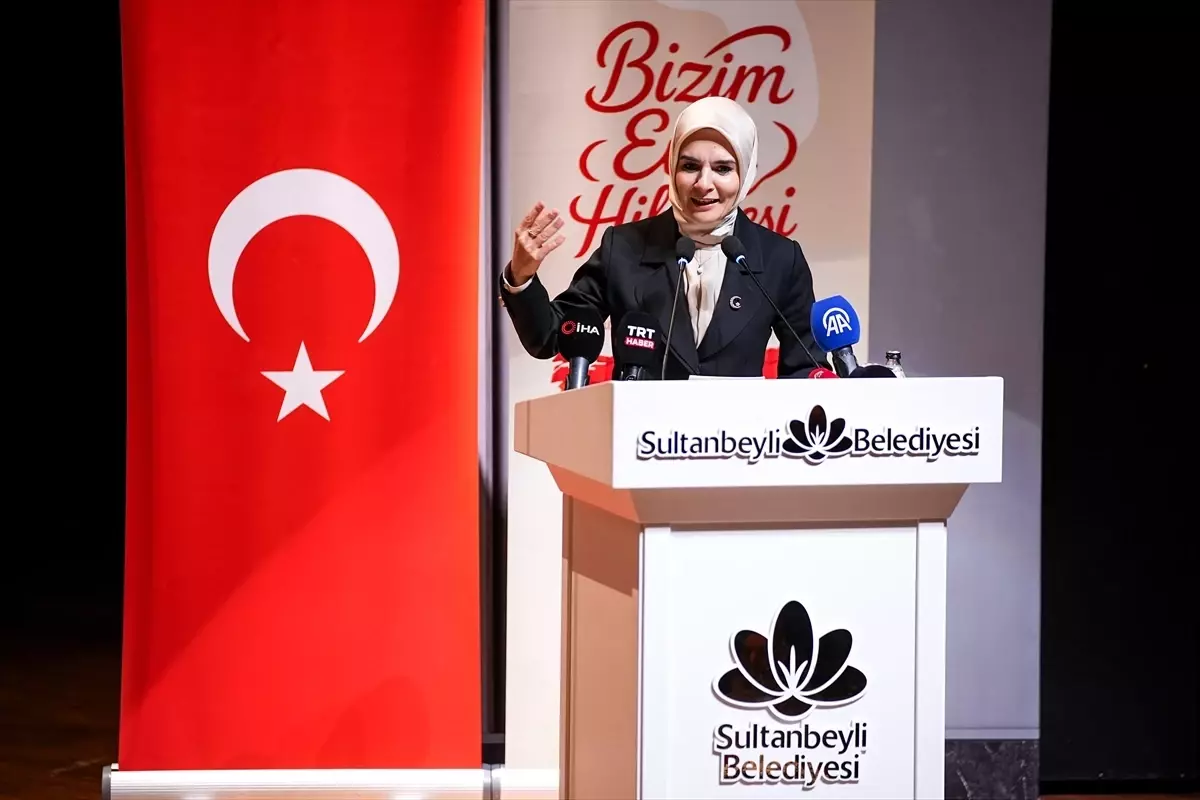 Bakan Göktaş, 'Bizim Evin Hikayesi' tiyatro oyununun gala gösterimine katıldı Açıklaması