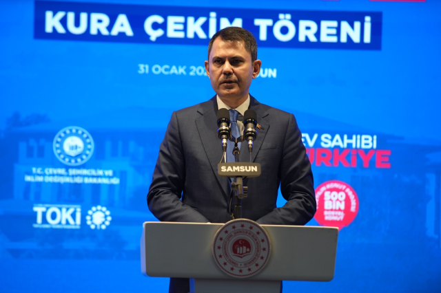 bakan kurum ozgur ozel e yuklendi maketini bile 19522813 5651 m