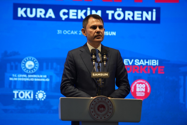 bakan kurum ozgur ozel e yuklendi maketini bile 19522813 6504 m