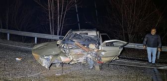 Bursa'da iki otomobilin çarpıştığı kazada 3 kişi yaralandı