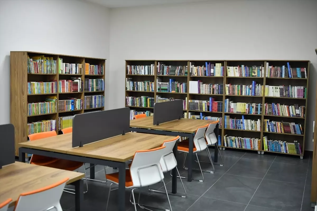 Büyükşehir Belediyesi diş hastanesi ek binasına okuma salonu açtı