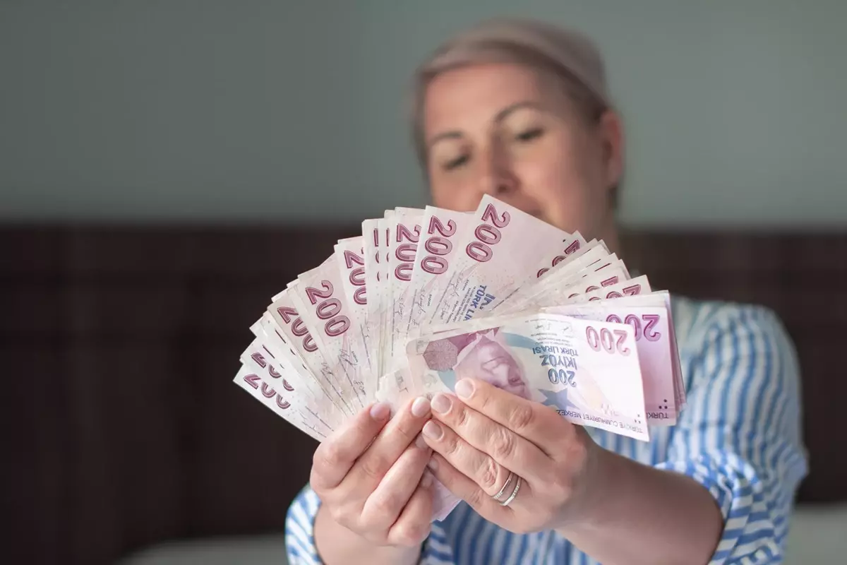 Emekli maaşı farklarının yatırılacağı tarih belli oldu