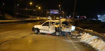 Erzurum'da hafif ticari araçla tırın çarpıştığı kazada 2 kişi yaralandı