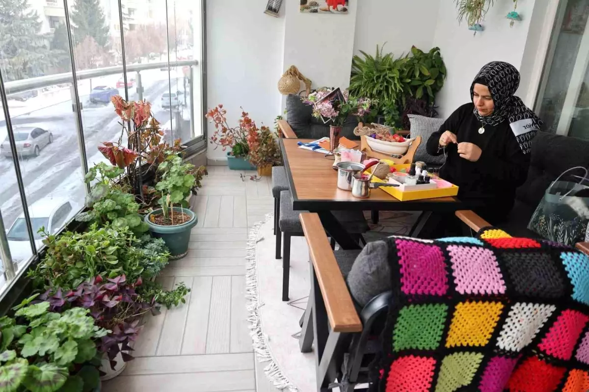 Ev hanımının azmi: 20 belge aldı ve 300 öğrenciye usta oldu