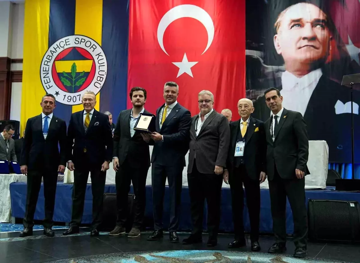 Fenerbahçe'den, Ali Şen'e 50. yıl plaketi