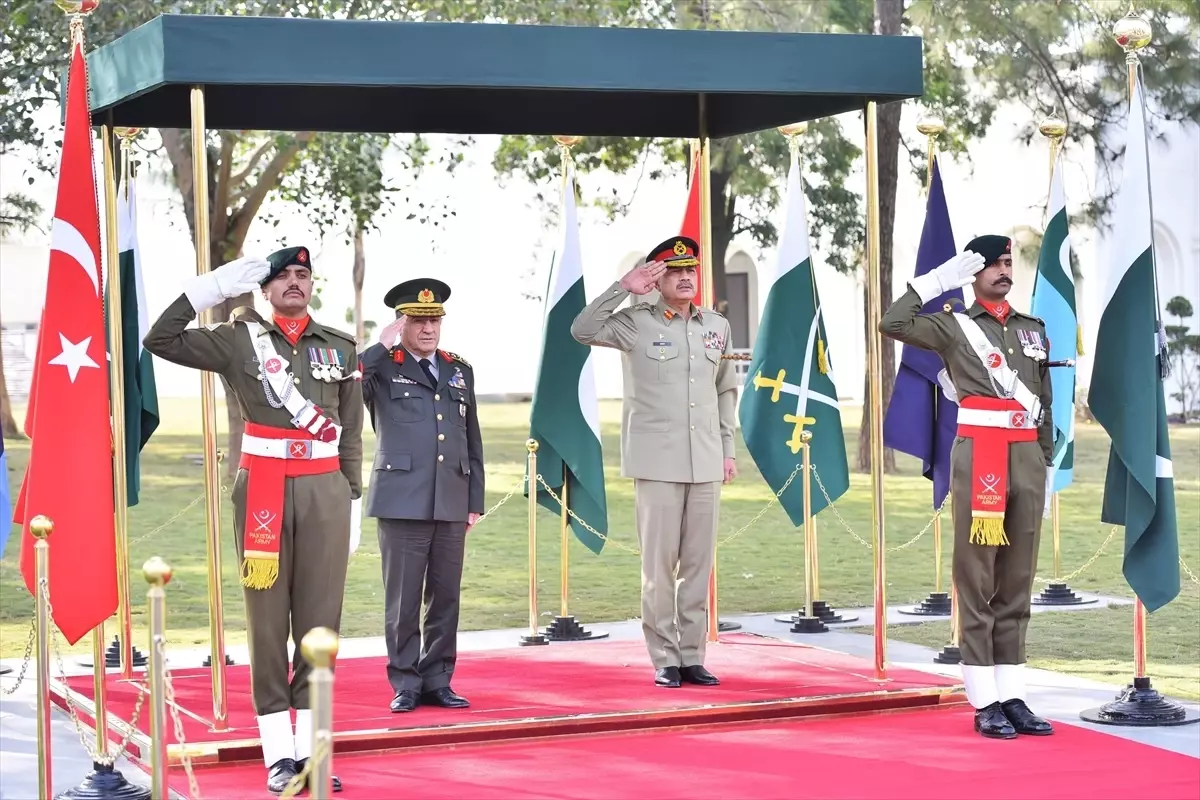 Genelkurmay Başkanı Orgeneral Bayraktaroğlu, Pakistan'ı ziyaret etti