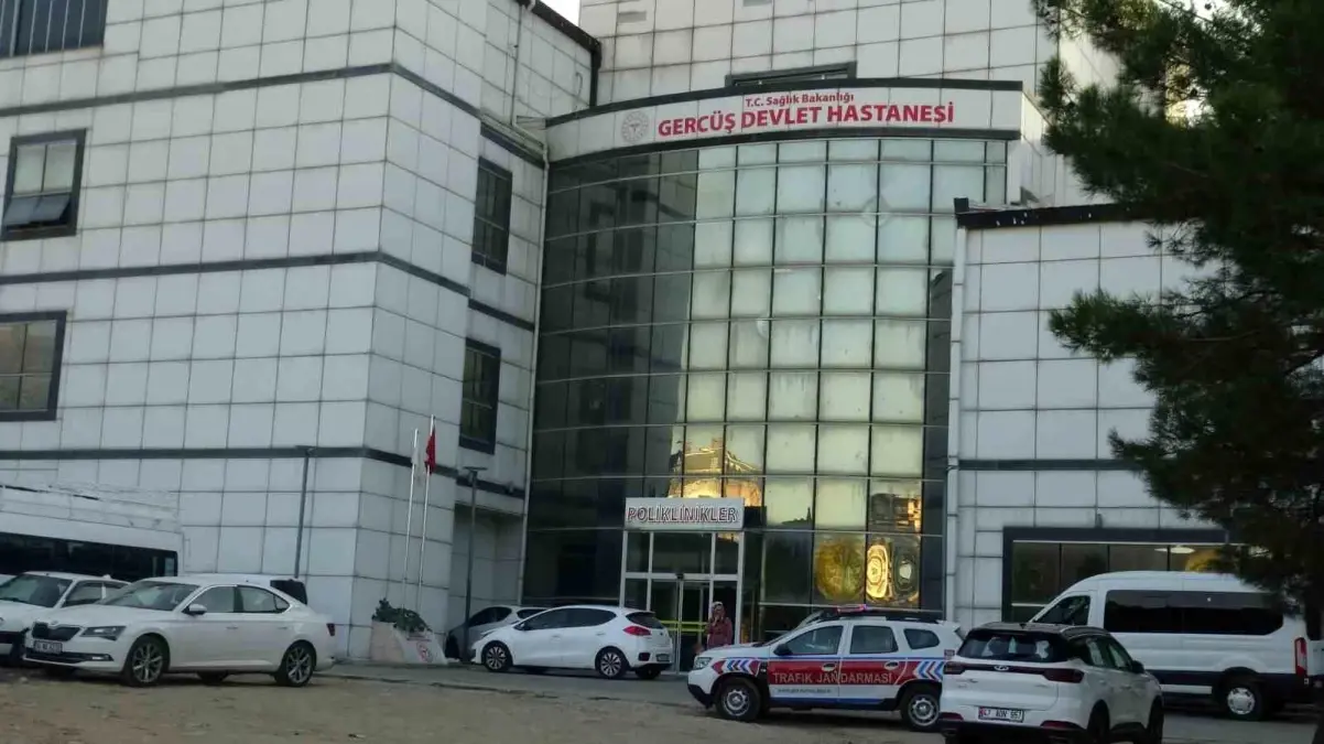 Gercüş'te karbonmonoksit gazından zehirlenen 3 kişi hastaneye kaldırıldı