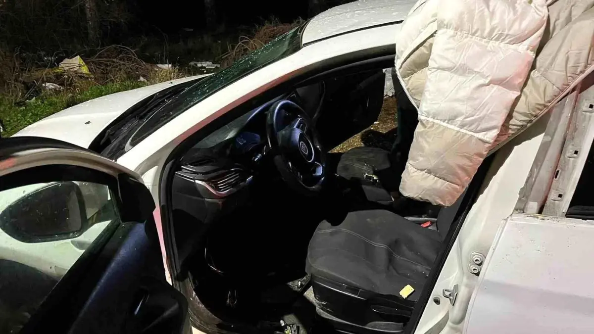 Gönen'de park halindeki araçta patlama: 2 yaralı