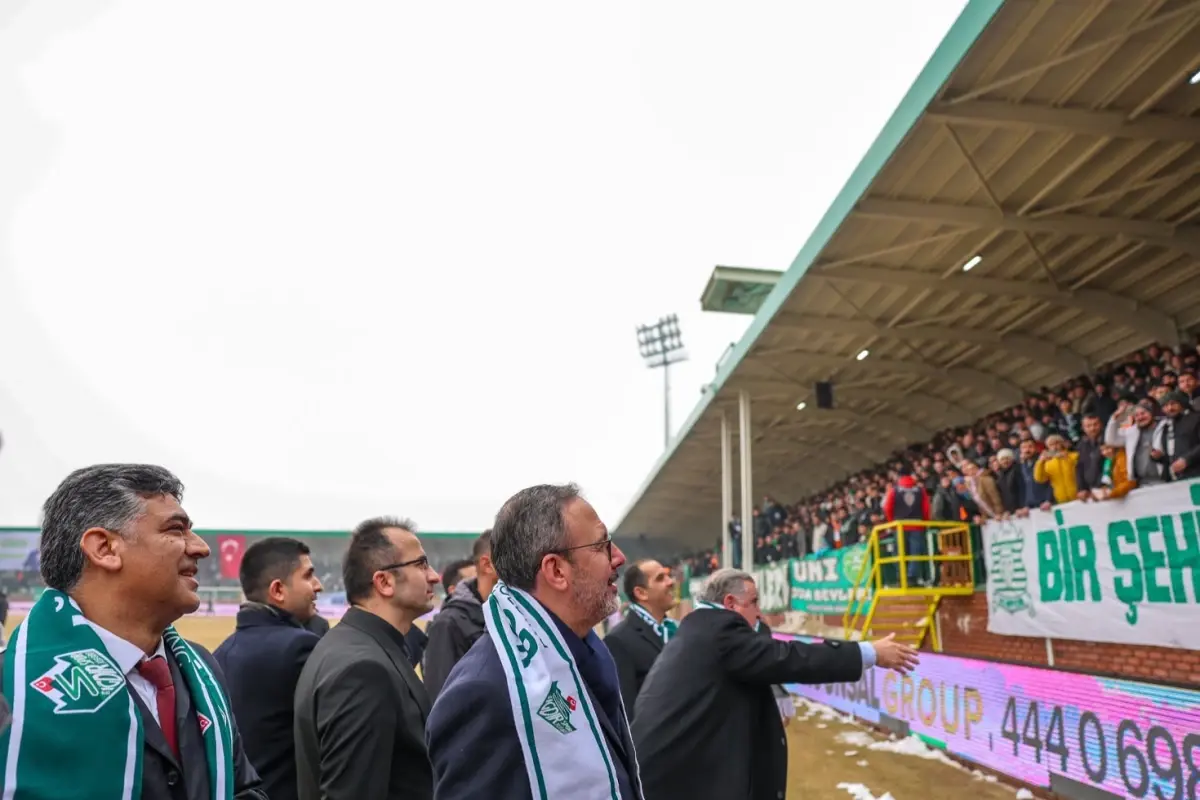 Iğdır FK'nin yeni stadının açılışı gerçekleştirildi