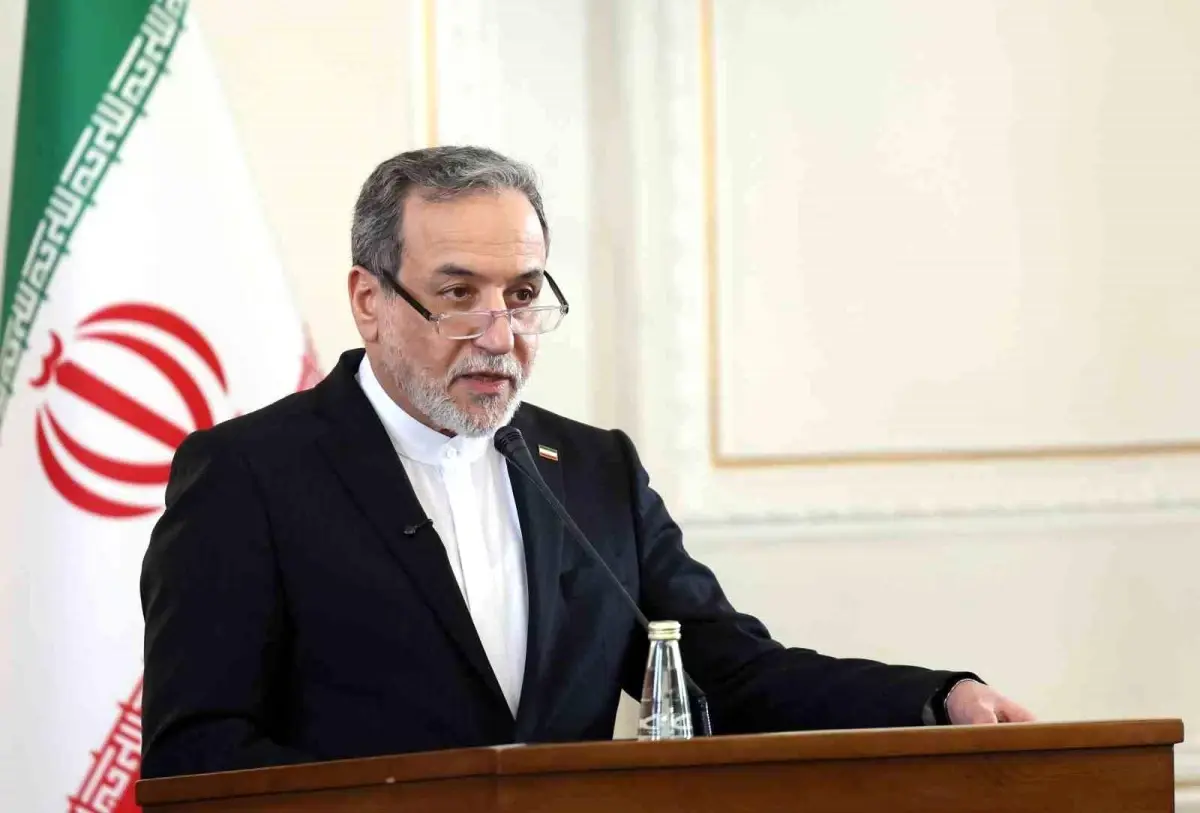 İran Dışişleri Bakanı Arakçi: "Dünya bir saçmalıkla karşı karşıya ve Avrupa bunu bilinçli olarak benimsiyor"