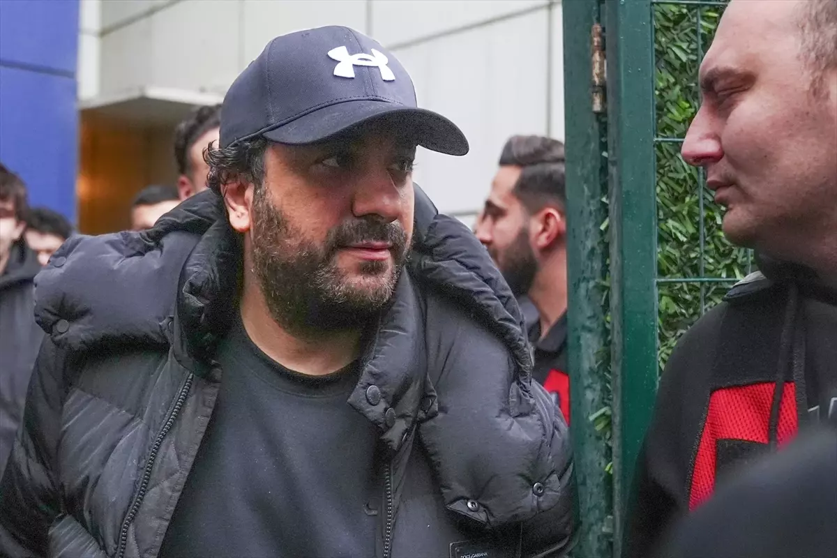 İstanbul'daki uyuşturucu soruşturması kapsamında gözaltına alınan şüpheliler adli tıpta